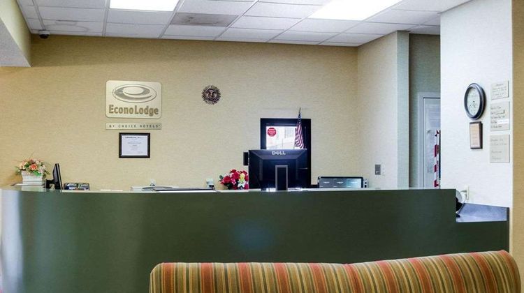 Econo Lodge Yazoo City Lobby