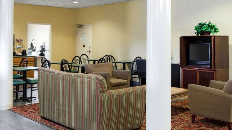 Econo Lodge Yazoo City Lobby