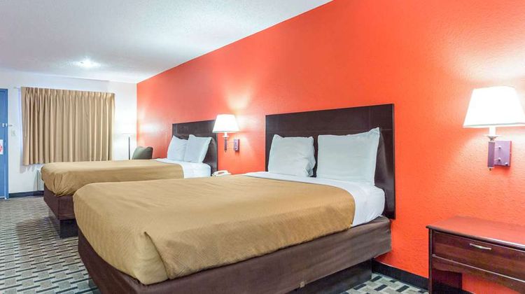Econo Lodge Room