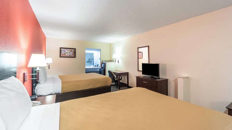 <b>Econo Lodge Room</b>. Images powered by <a href="https://iceportal.shijigroup.com/" title="IcePortal" target="_blank">IcePortal</a>.
