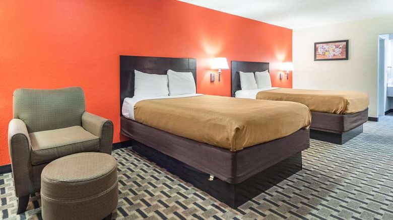 <b>Econo Lodge Room</b>. Images powered by <a href="https://iceportal.shijigroup.com/" title="IcePortal" target="_blank">IcePortal</a>.