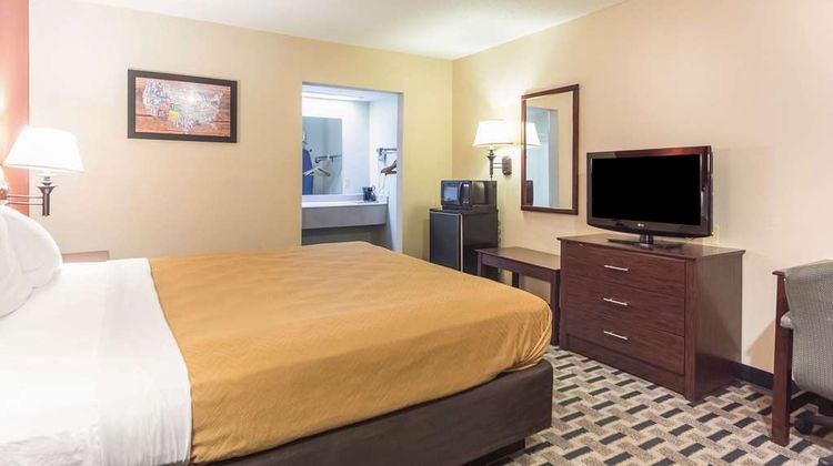 Econo Lodge Room