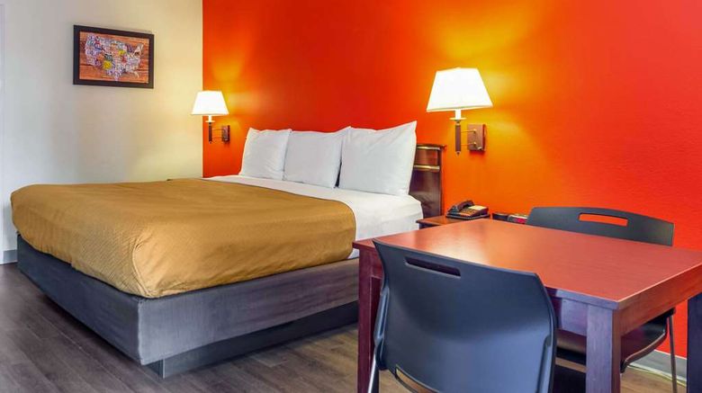 <b>Econo Lodge Room</b>. Images powered by <a href="https://iceportal.shijigroup.com/" title="IcePortal" target="_blank">IcePortal</a>.