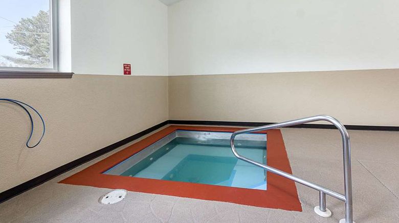 <b>Econo Lodge Livingston Gateway Pool</b>. Images powered by <a href="https://iceportal.shijigroup.com/" title="IcePortal" target="_blank">IcePortal</a>.