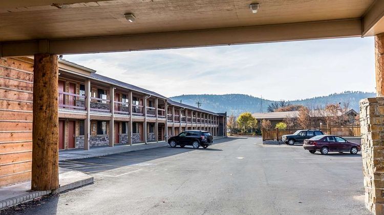 Econo Lodge Inn & Suites Exterior