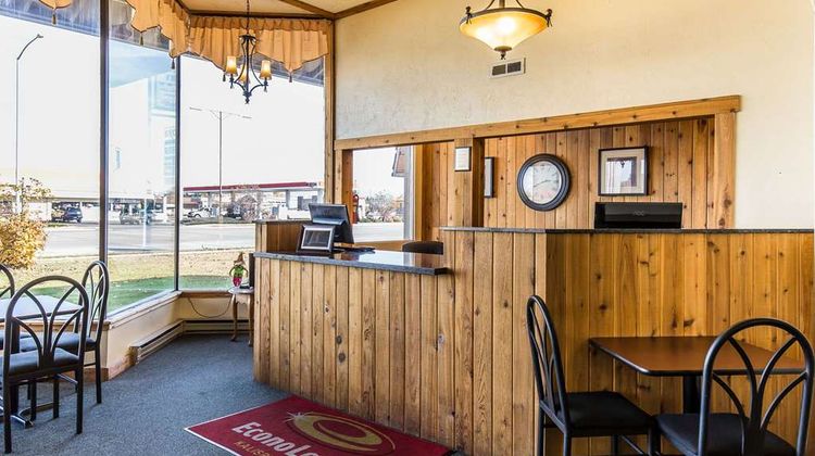 Econo Lodge Inn & Suites Lobby