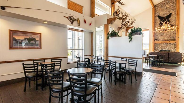 <b>Quality Inn Restaurant</b>. Images powered by <a href="https://iceportal.shijigroup.com/" title="IcePortal" target="_blank">IcePortal</a>.
