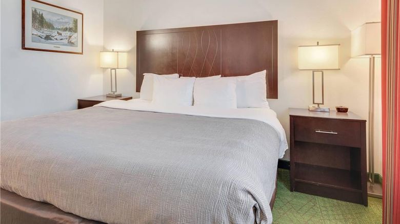 <b>Quality Inn Room</b>. Images powered by <a href="https://iceportal.shijigroup.com/" title="IcePortal" target="_blank">IcePortal</a>.