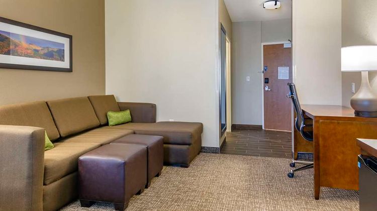 Comfort Suites Airport Helena Suite