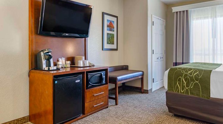 Comfort Suites Airport Helena Suite