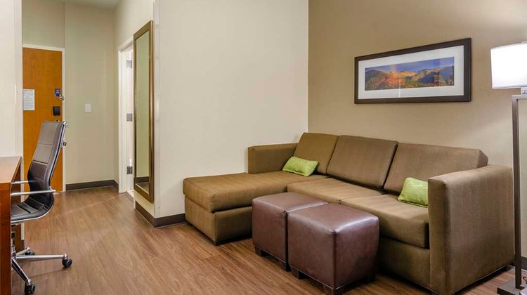 Comfort Suites Airport Helena Suite