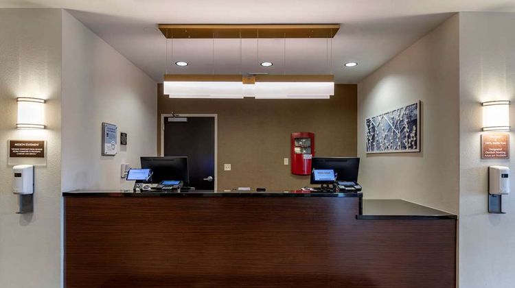 Sleep Inn & Suites Miles City Lobby