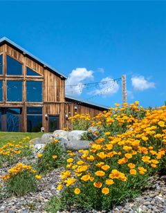Yellowstone Valley Lodge, Ascend Collect