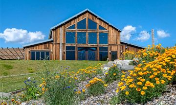 Yellowstone Valley Lodge, Ascend Collect