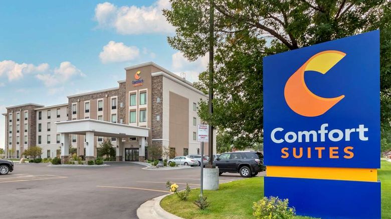 <b>Comfort Suites Billings Exterior</b>. Images powered by <a href="https://iceportal.shijigroup.com/" title="IcePortal" target="_blank">IcePortal</a>.