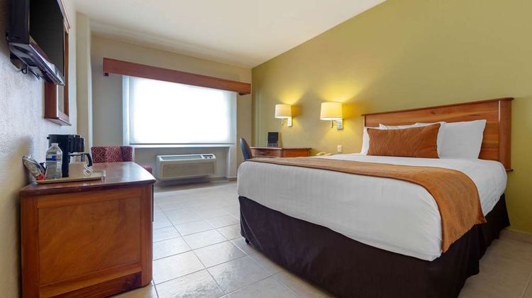 Comfort Inn Monterrey Valle Room