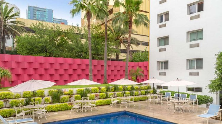 Comfort Inn Monterrey Valle Pool