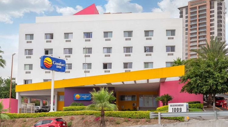 Comfort Inn Monterrey Valle Exterior