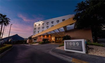 Comfort Inn Monterrey Valle