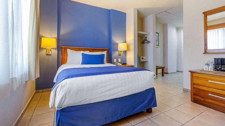 Comfort Inn Tampico Room