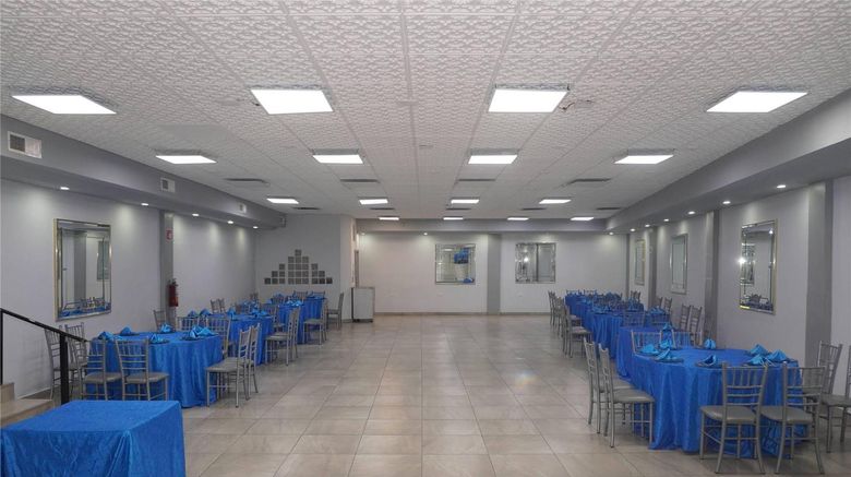 <b>Quality Inn Meeting</b>. Images powered by <a href="https://iceportal.shijigroup.com/" title="IcePortal" target="_blank">IcePortal</a>.