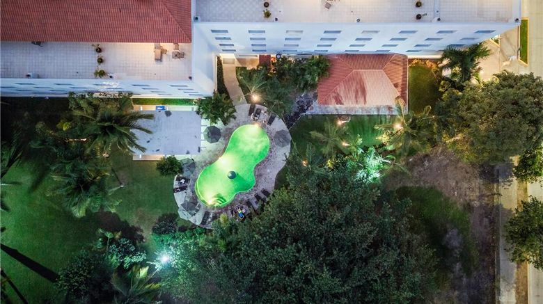 <b>Comfort Inn Puerto Vallarta Pool</b>. Images powered by <a href="https://iceportal.shijigroup.com/" title="IcePortal" target="_blank">IcePortal</a>.