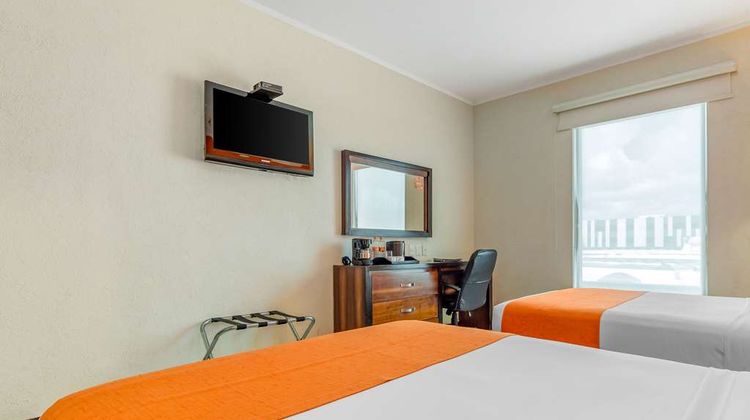 Comfort Inn Cancun Aeropuerto Room