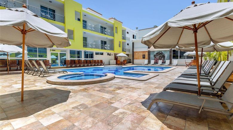 <b>Quality Inn Mazatlan Pool</b>. Images powered by <a href="https://iceportal.shijigroup.com/" title="IcePortal" target="_blank">IcePortal</a>.