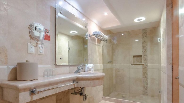 <b>Quality Inn Mazatlan Room</b>. Images powered by <a href="https://iceportal.shijigroup.com/" title="IcePortal" target="_blank">IcePortal</a>.