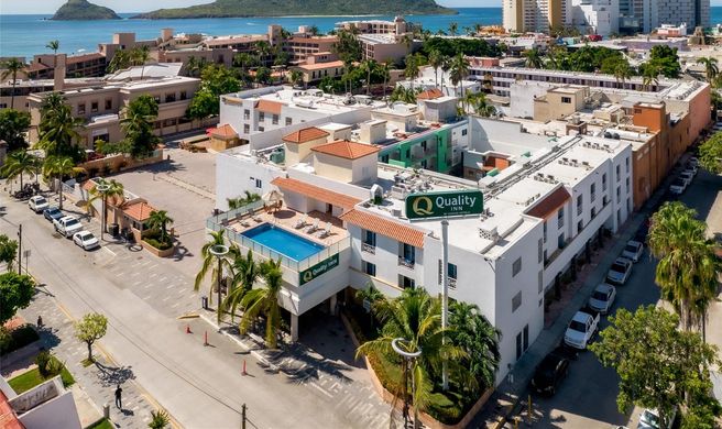 Quality Inn Mazatlan Exterior