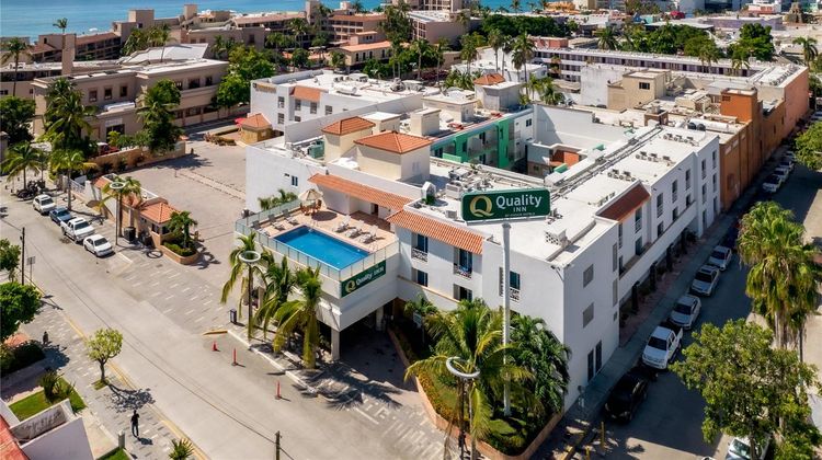 Quality Inn Mazatlan Exterior
