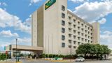 <b>Quality Inn Monterrey La Fe Exterior</b>. Images powered by <a href="https://iceportal.shijigroup.com/" title="IcePortal" target="_blank">IcePortal</a>.
