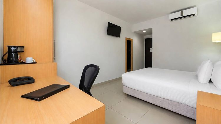 Sleep Inn Culiacan Room