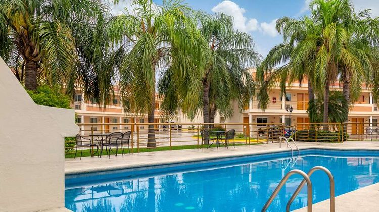 Comfort Inn Monterrey Norte Pool