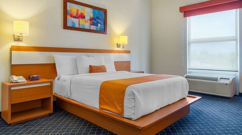 <b>Sleep Inn Monclova Room</b>. Images powered by <a href="https://iceportal.shijigroup.com/" title="IcePortal" target="_blank">IcePortal</a>.