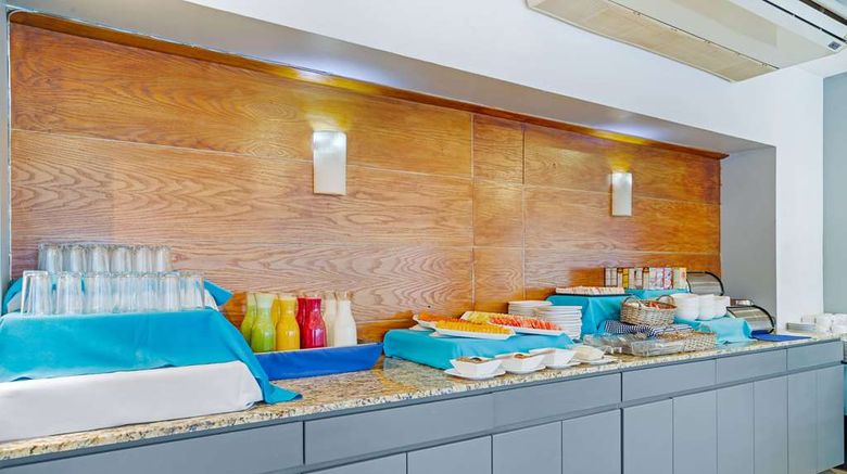 <b>Comfort Inn Morelia Restaurant</b>. Images powered by <a href="https://iceportal.shijigroup.com/" title="IcePortal" target="_blank">IcePortal</a>.