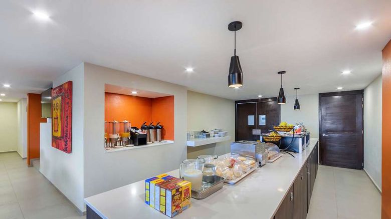 <b>Comfort Inn San Luis Potosi Restaurant</b>. Images powered by <a href="https://iceportal.shijigroup.com/" title="IcePortal" target="_blank">IcePortal</a>.