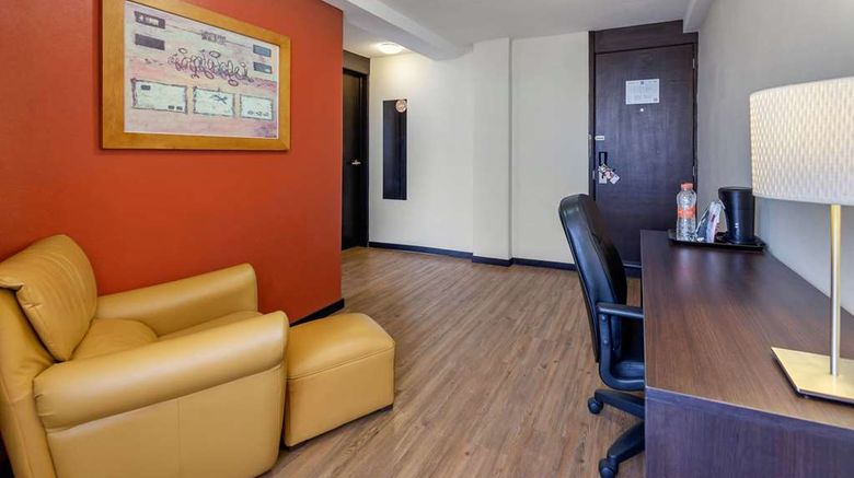 <b>Comfort Inn San Luis Potosi Suite</b>. Images powered by <a href="https://iceportal.shijigroup.com/" title="IcePortal" target="_blank">IcePortal</a>.