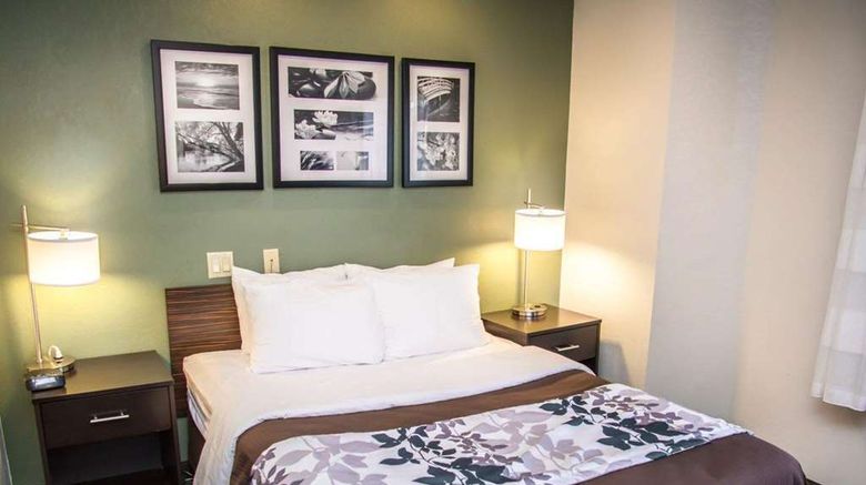 <b>Sleep Inn University Place Room</b>. Images powered by <a href="https://iceportal.shijigroup.com/" title="IcePortal" target="_blank">IcePortal</a>.