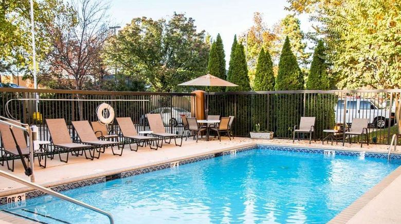 <b>Sleep Inn University Place Pool</b>. Images powered by <a href="https://iceportal.shijigroup.com/" title="IcePortal" target="_blank">IcePortal</a>.
