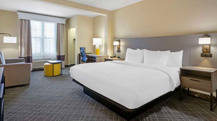 Comfort Suites Hanes Mall Room