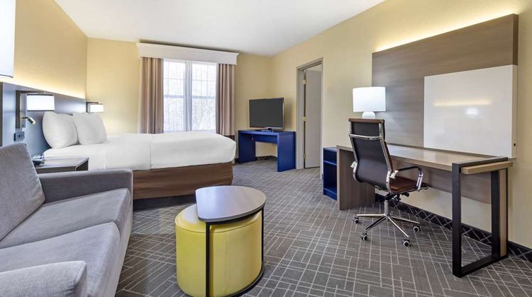 Comfort Suites Hanes Mall Suite