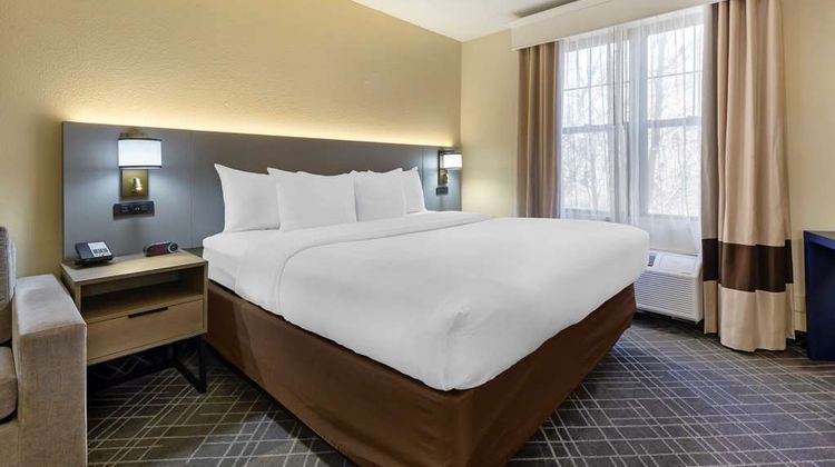 Comfort Suites Hanes Mall Suite