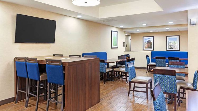 Comfort Suites Hanes Mall Restaurant