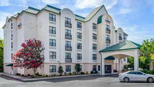 Comfort Suites Hanes Mall