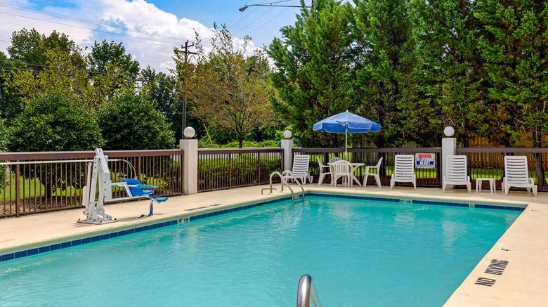 <b>Quality Inn near High Point University Pool</b>. Images powered by <a href="https://iceportal.shijigroup.com/" title="IcePortal" target="_blank">IcePortal</a>.