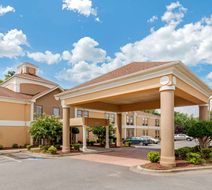 Quality Inn near High Point University Exterior