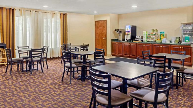 <b>Quality Inn near High Point University Restaurant</b>. Images powered by <a href="https://iceportal.shijigroup.com/" title="IcePortal" target="_blank">IcePortal</a>.