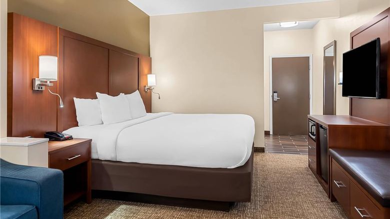 <b>Comfort Suites near Camp Lejeune Suite</b>. Images powered by <a href="https://iceportal.shijigroup.com/" title="IcePortal" target="_blank">IcePortal</a>.