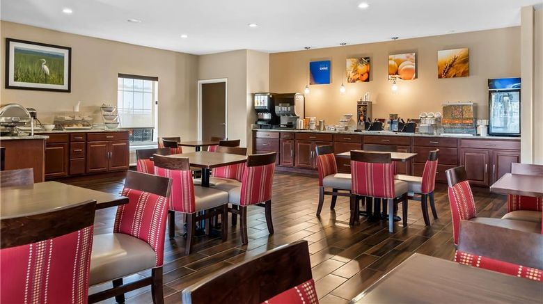 <b>Comfort Suites near Camp Lejeune Restaurant</b>. Images powered by <a href="https://iceportal.shijigroup.com/" title="IcePortal" target="_blank">IcePortal</a>.